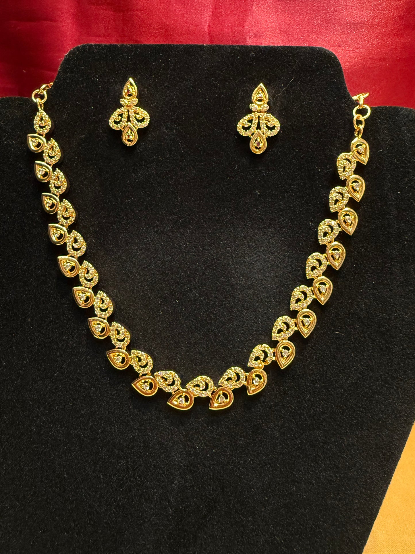 Gold Plated Necklace With Earrings In Mesa