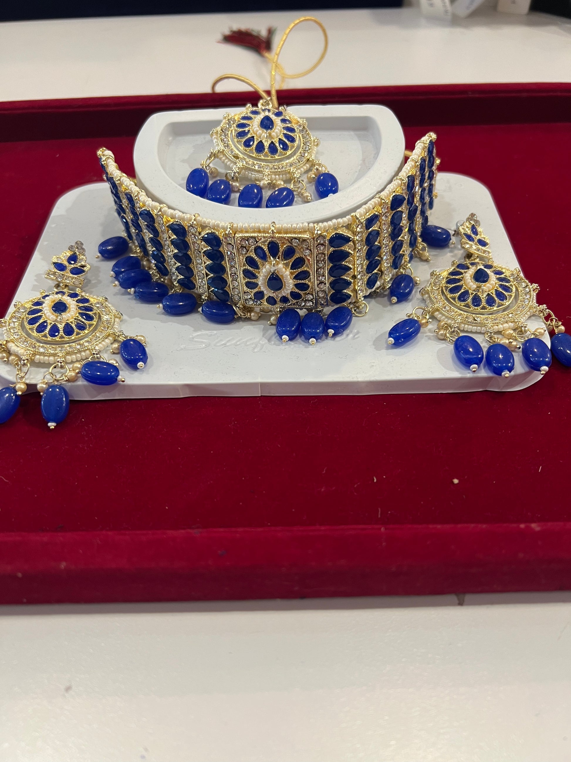 Fabulous White And Blue Stones And Beads Gold Plated Choker With Maang Tikka And Earrings