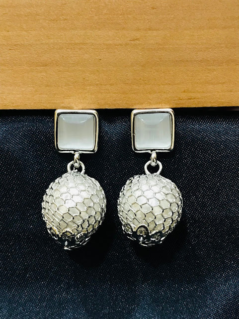 Attractive Grey Colored Earrings Near Me