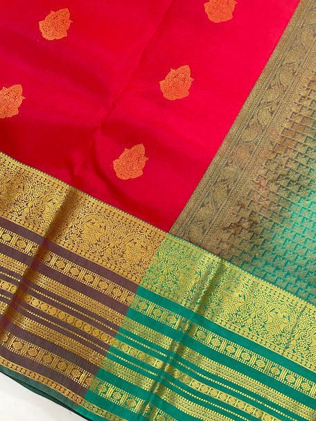 Gold Zari Work Saree In Suncity