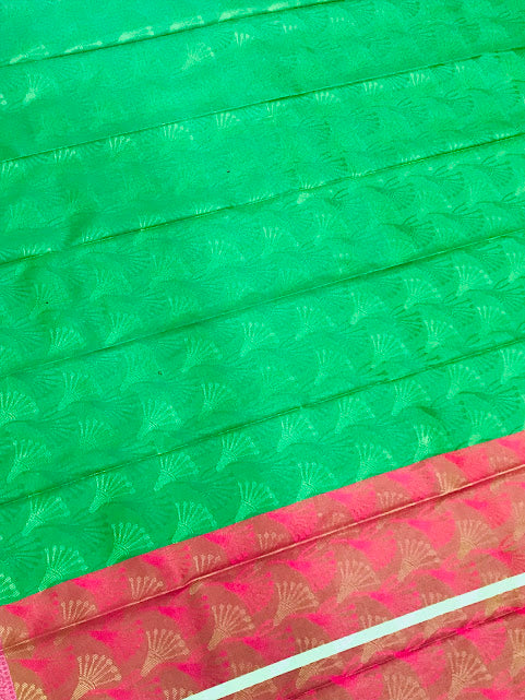 Green Colored Art Silk With Contrast Border Royal Look Saree In Cochise