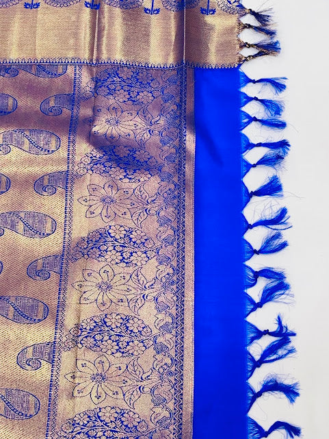 Floral Motifs Art Silk Saree With Blue Blouse In Yuma