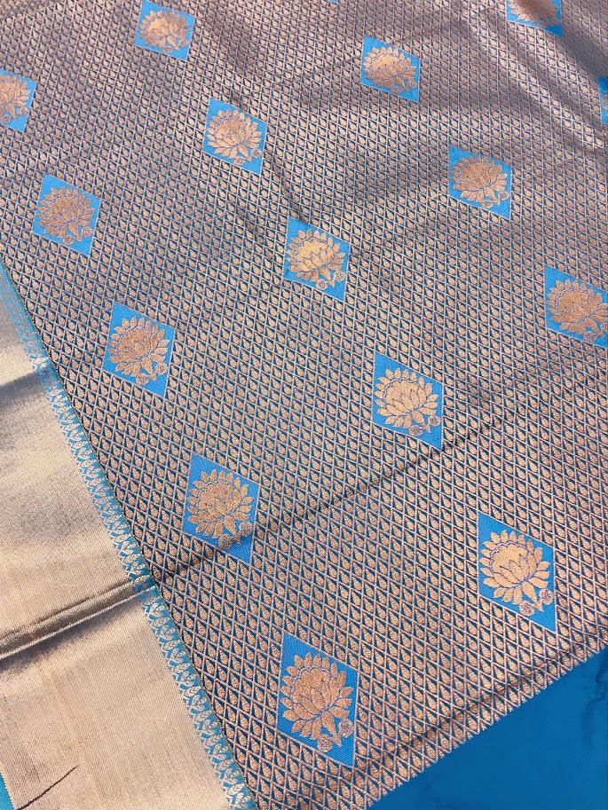 Unique Designed Soft Silk Saree In Douglas