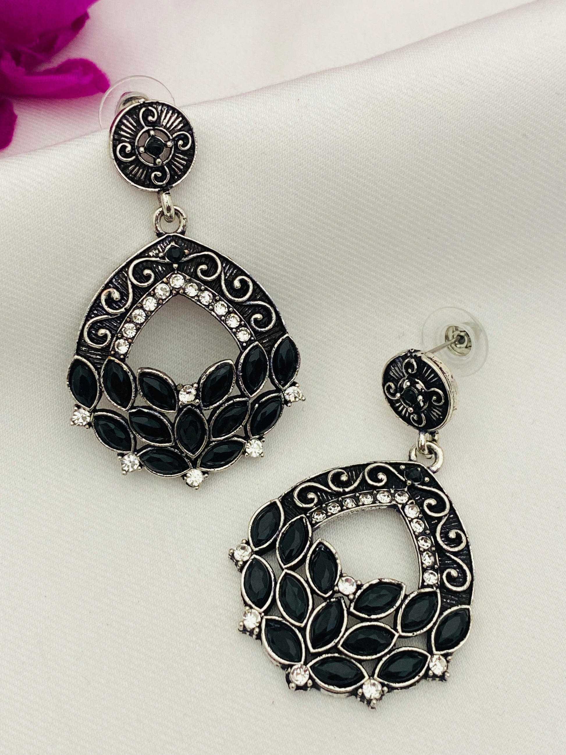Indian Traditional Wear Earrings With Black Stones In USA