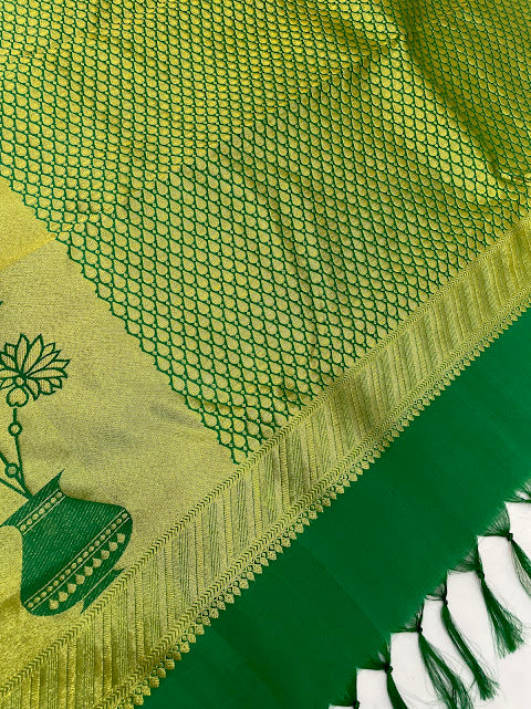 Red Color Pure Kanchi Silk Saree In Surprise