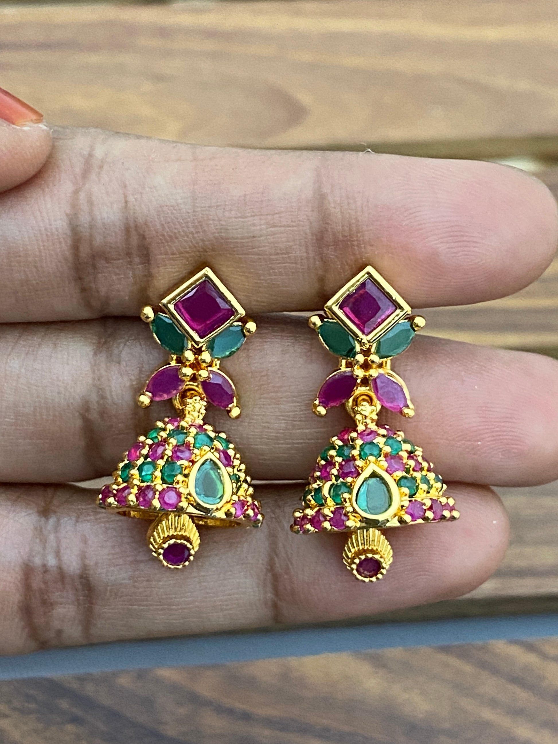 Traditional Wear Jhumka Earrings For Wedding In Suncity West