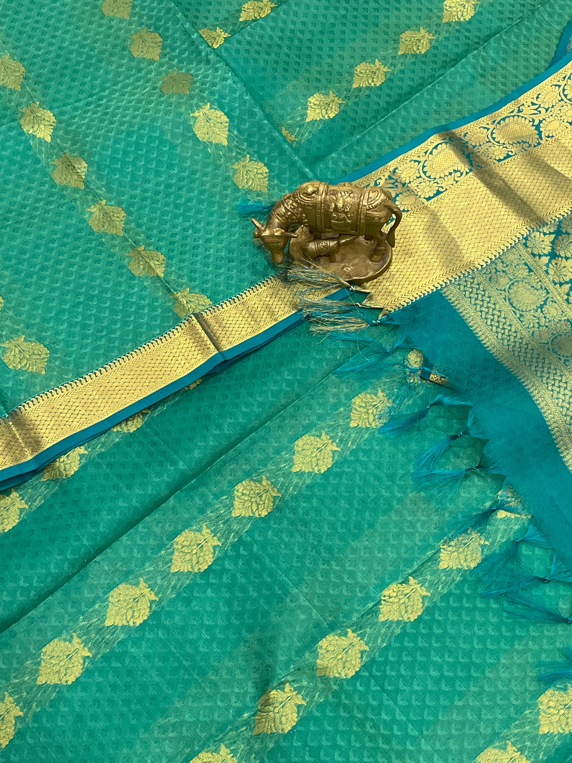 Green Color Pure Kanchi Silk With Gold Zari Work Saree In Sedona