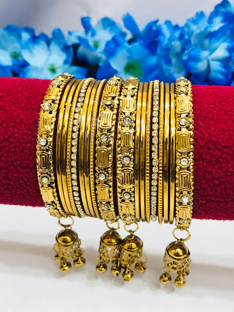 Pleasing Gold Color Design Metal Bangles In Tempe