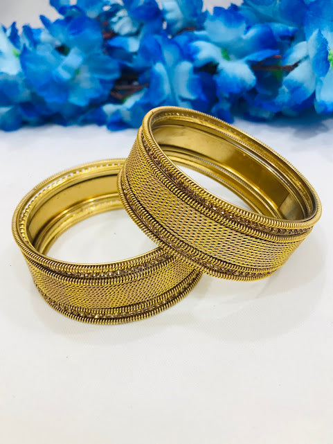  Metal Bangles With Gold Stone In Mesa