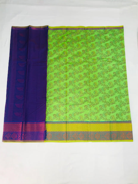 Cotton Saree With Flower Motifs And Contrast Brocade Pallu in USA