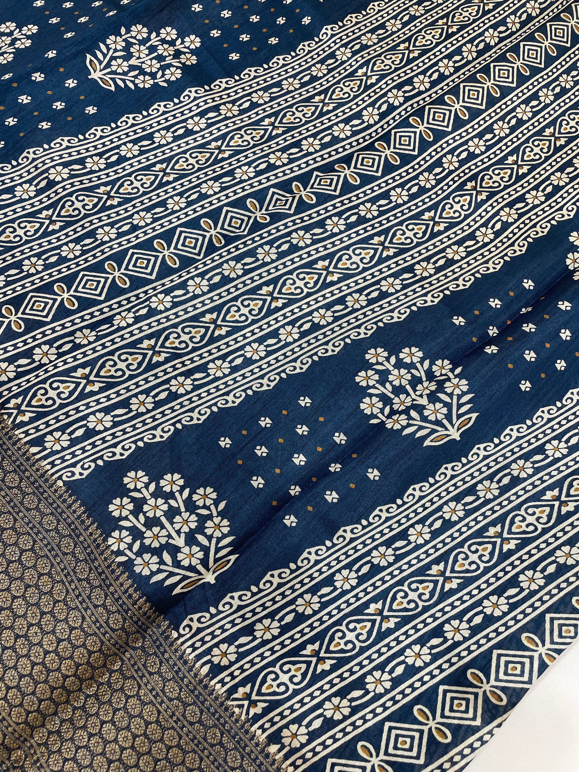 Blue Color Silk Cotton Saree With Printed Work In Yuma