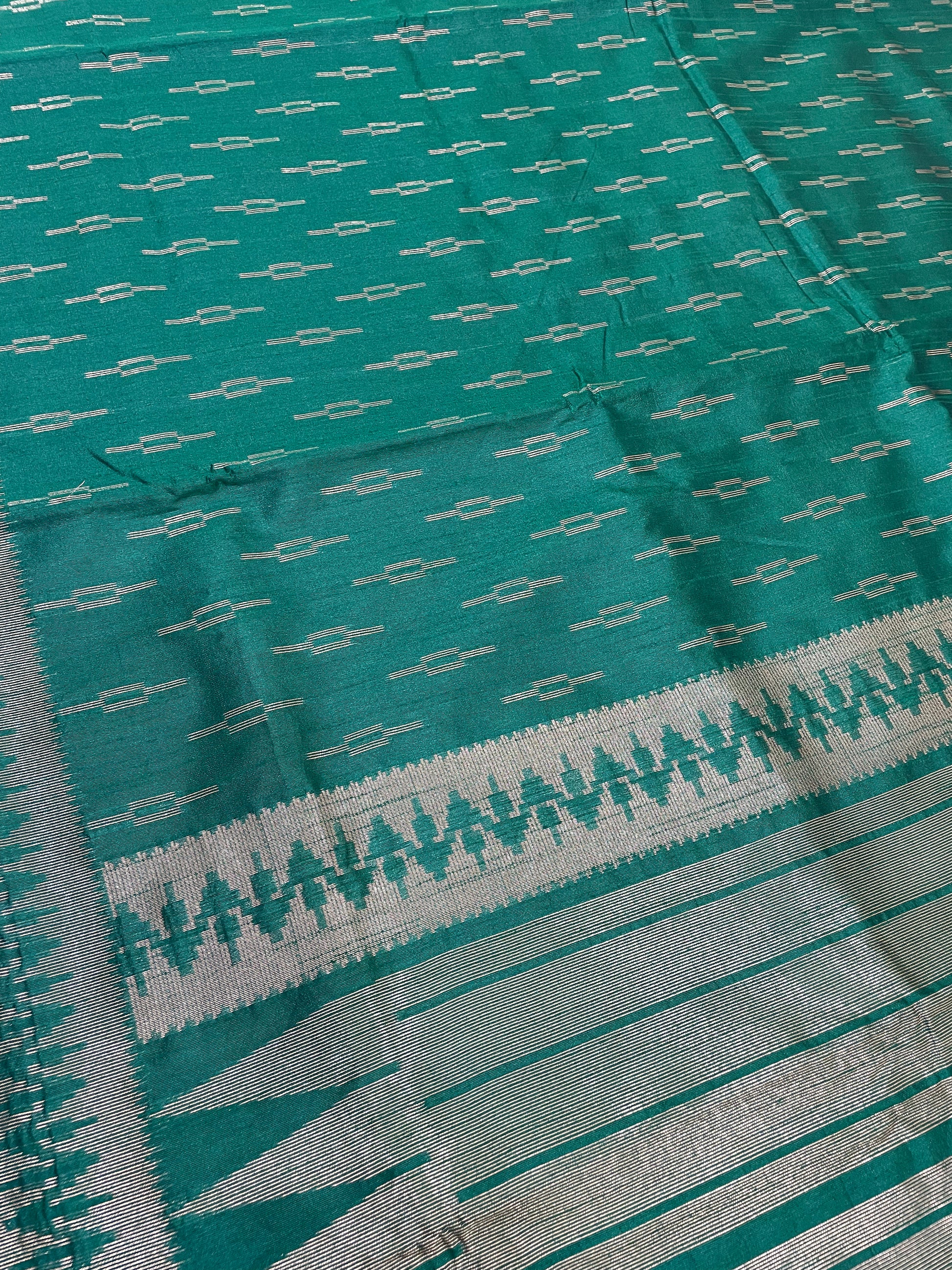 Dark Green Colored Silk Cotton Saree In Suncity