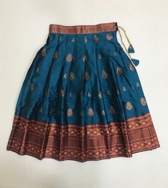 Pleasing Purple Color Choli Set In Suncity