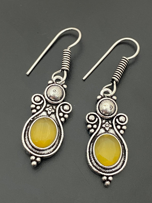 Elegent Silver Oxidized Earring With Yellow Stone