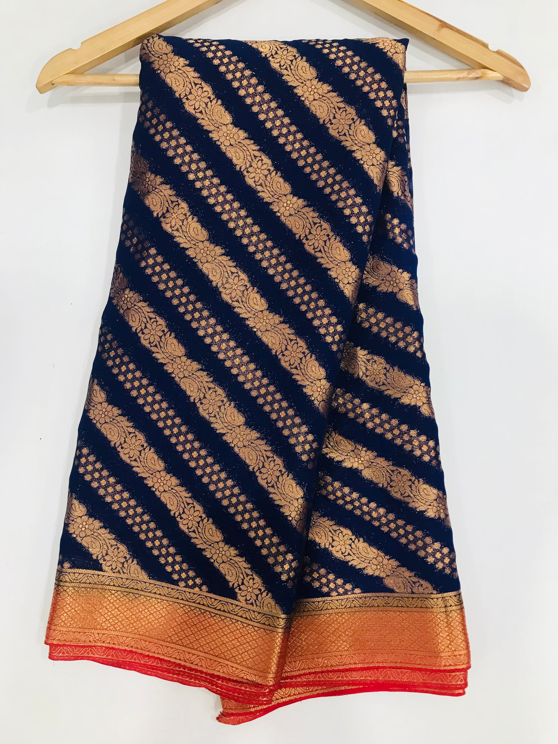 Designer Georgette Saree With Flower Motifs In Suncity west