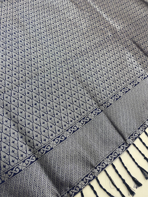 Pista Green Color Art Silk Saree In Yuma