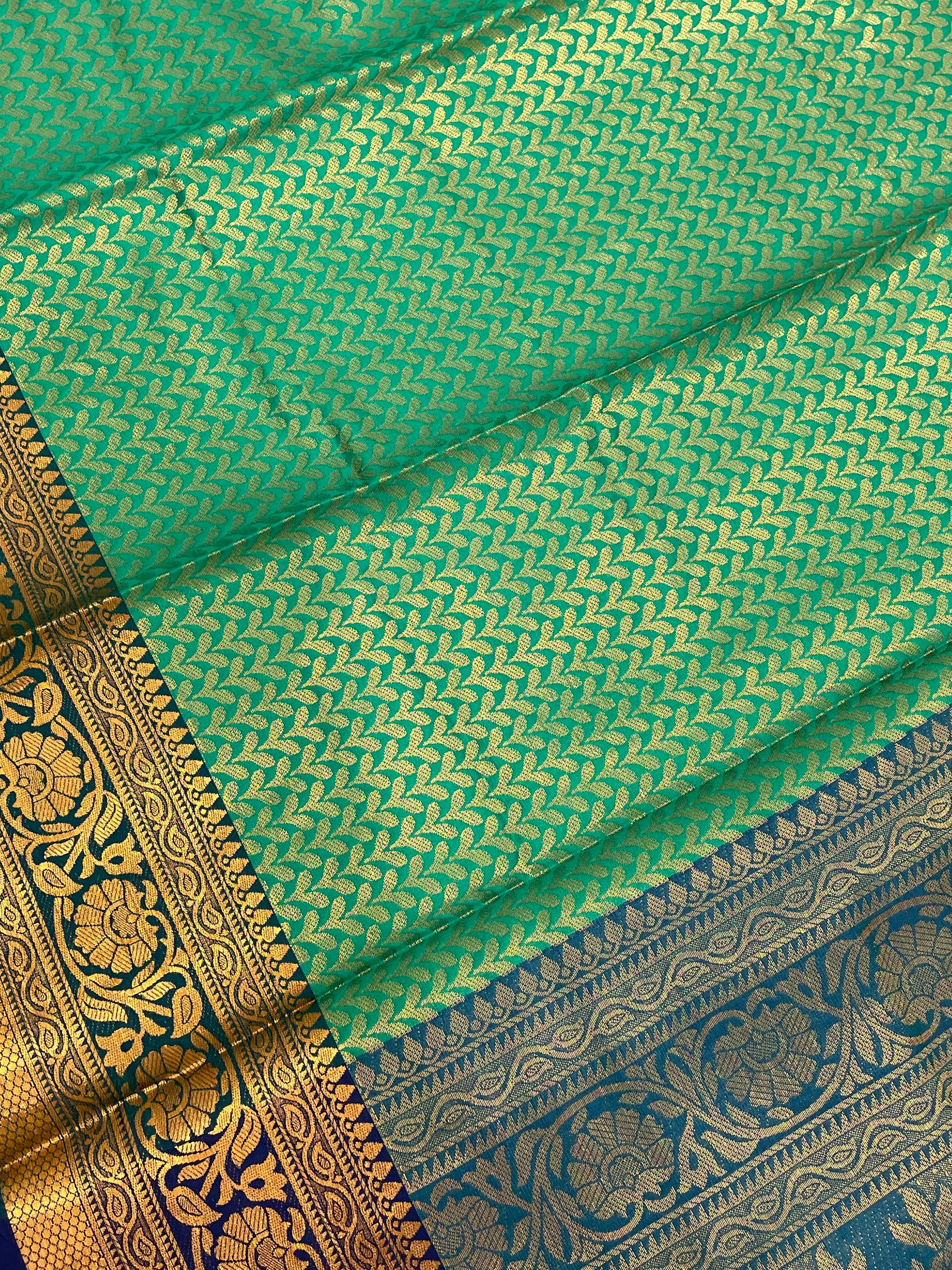 Green Color Art Silk Saree With Blouse In Yuma