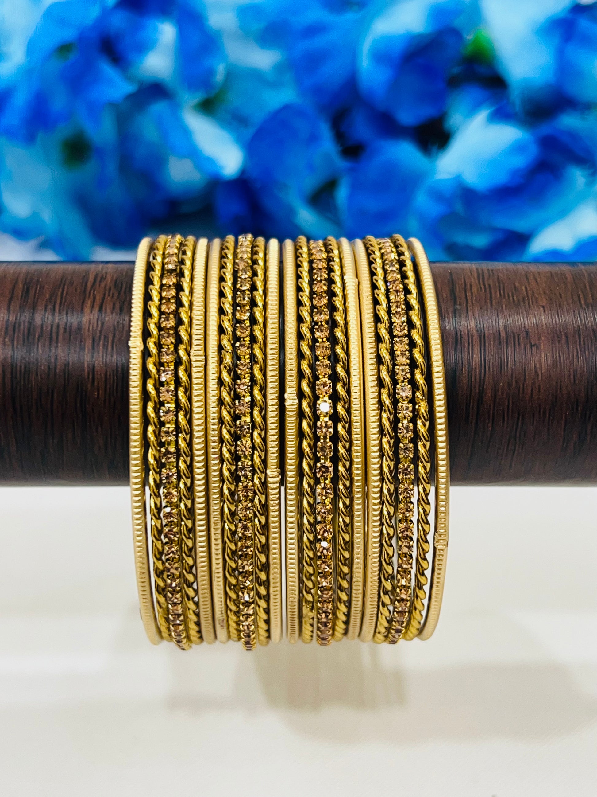 Pretty Gold Color Metal Bangles In Mesa