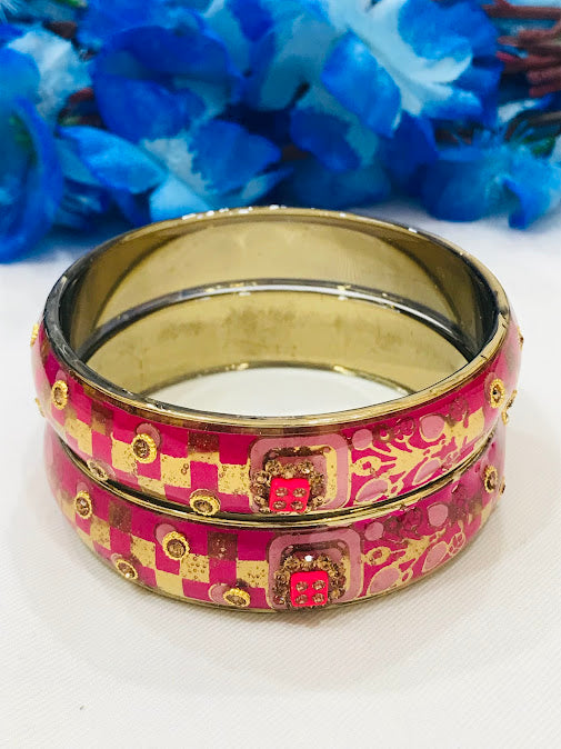 Beautiful Rani Pink Color Checked Design Glass Bangles For Women