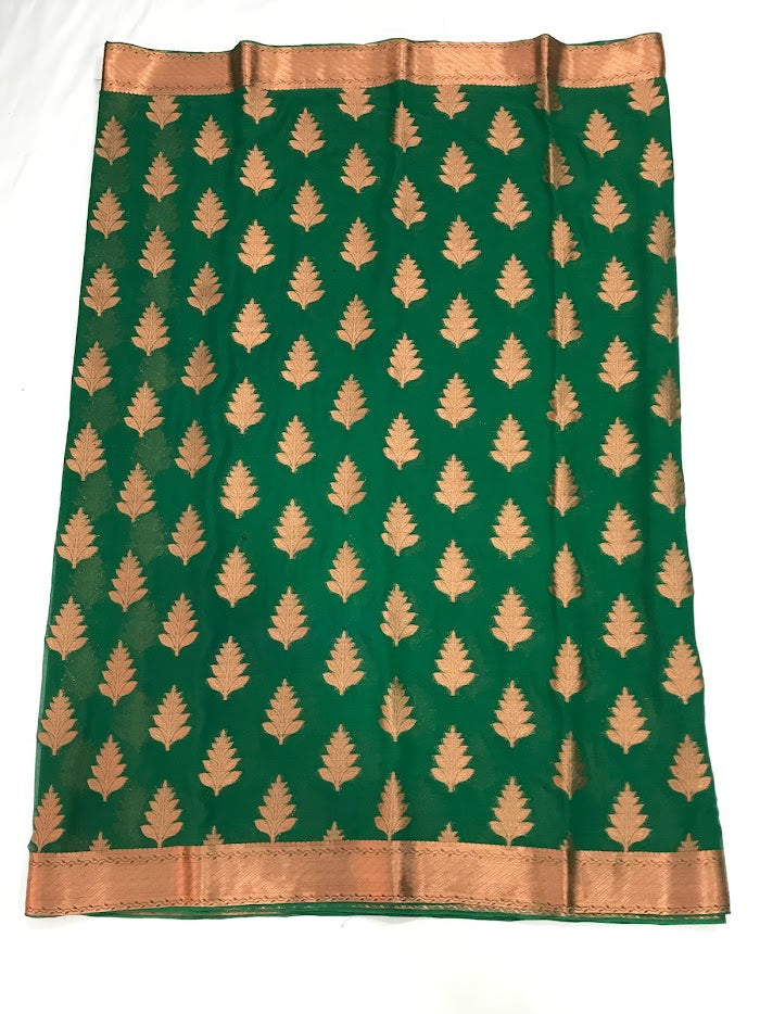 Beautiful Green Color Georgette Saree Flower Design With Rich Pallu