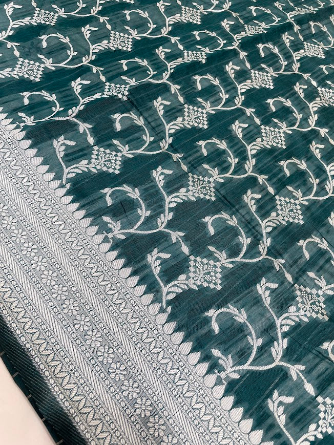 Green Color Silk Cotton With Self Design Saree In Yuma