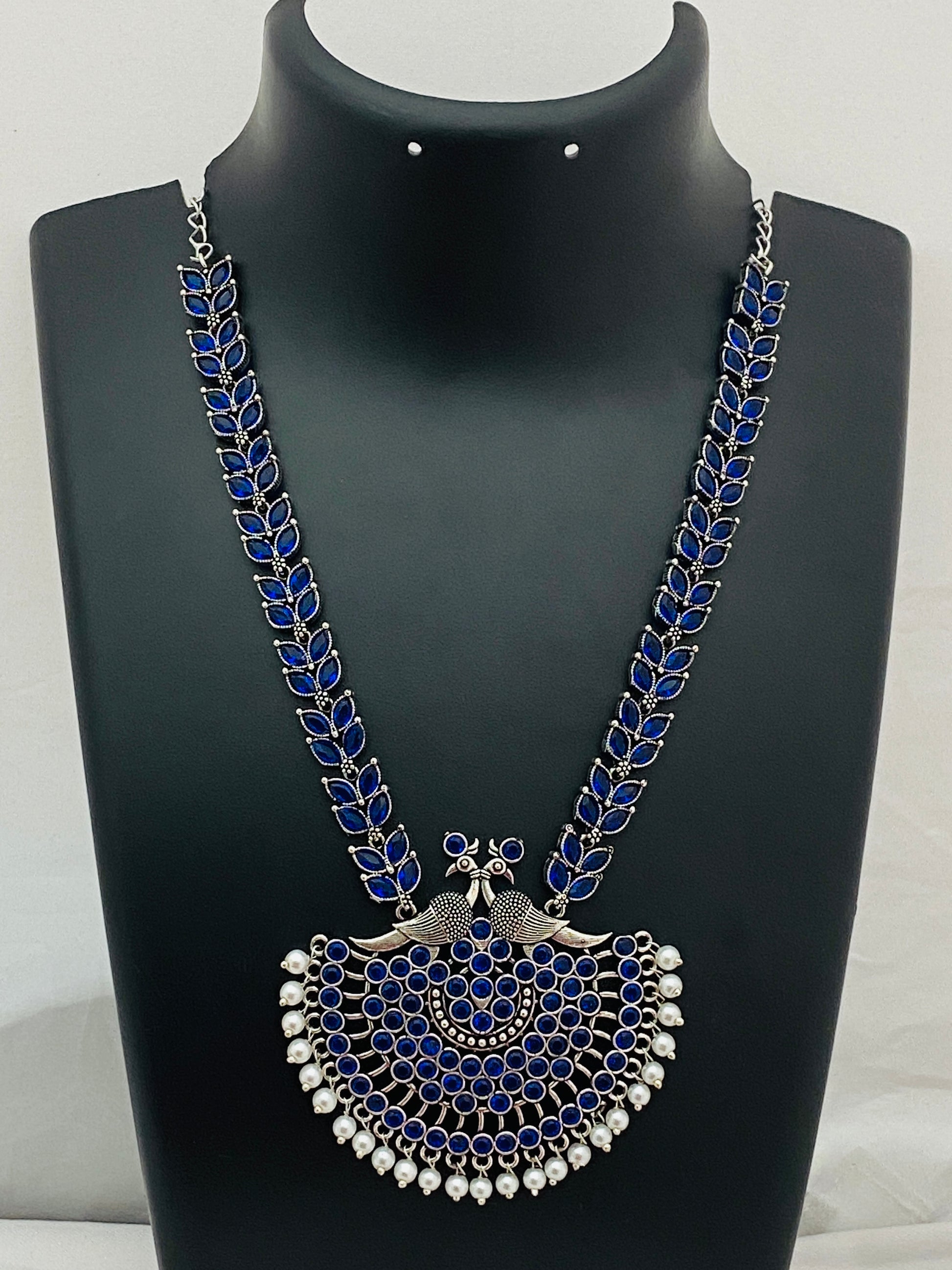  Heavy Pendant Necklace With Earrings In USA
