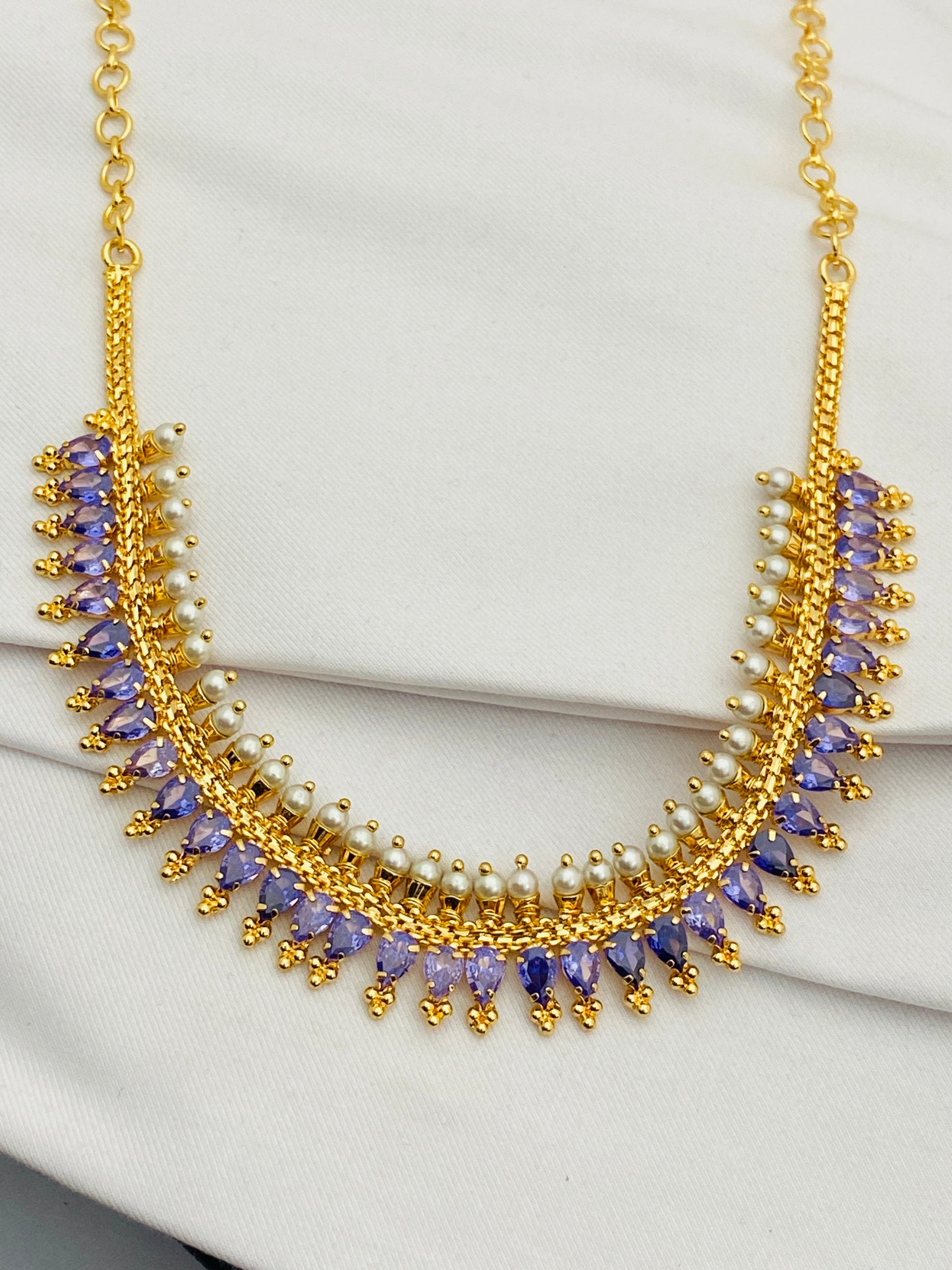 Gold Plated Necklace With Pearl Beaded For Women In Surprise