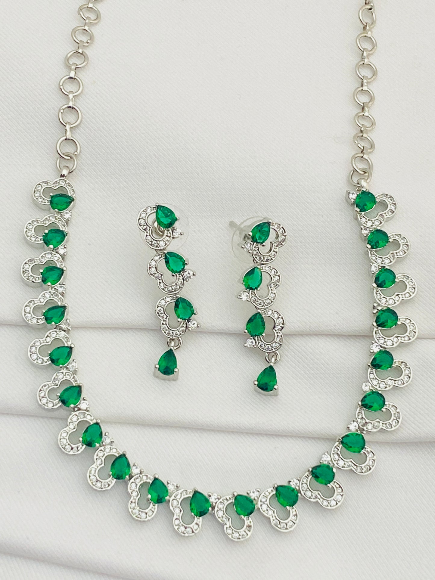 Attractive Green Color Necklace In USA