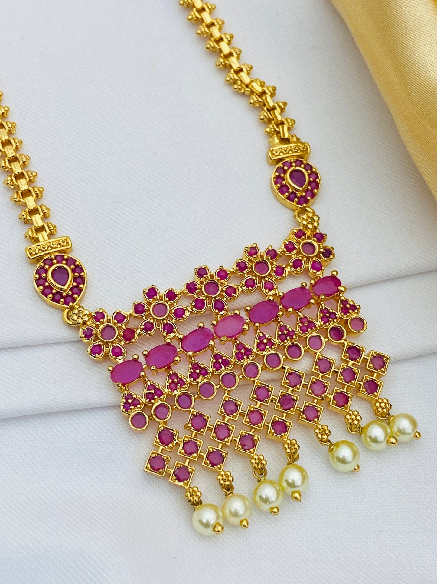 Beautiful Ruby Colored Chain In Suncity West