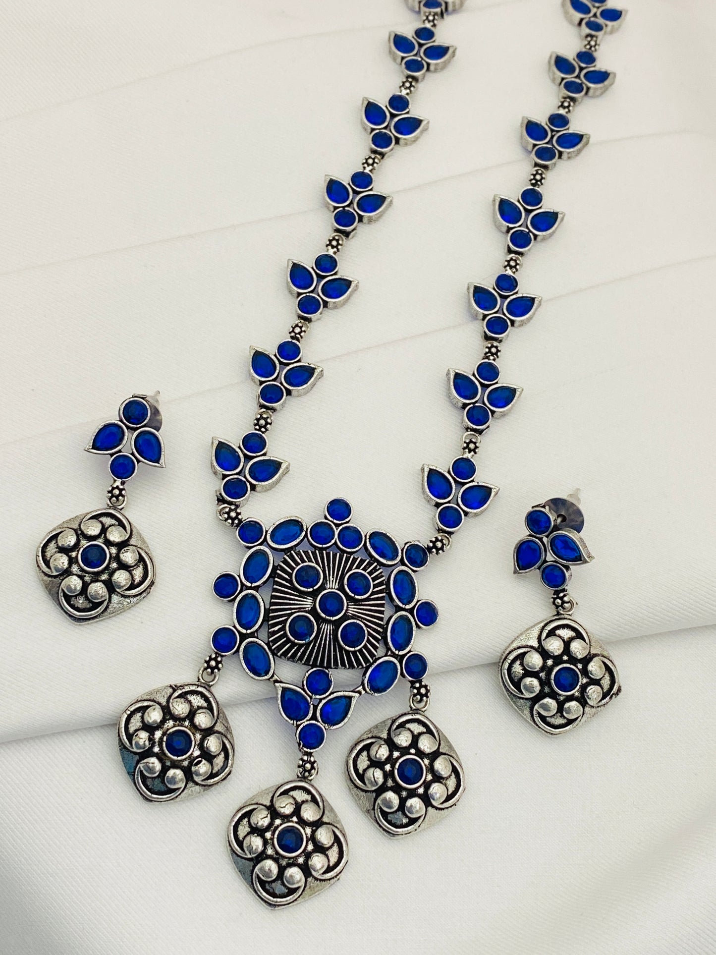  Blue Stone Beaded Floral Art Work Design Oxidized Silver Plated Necklace Near Me