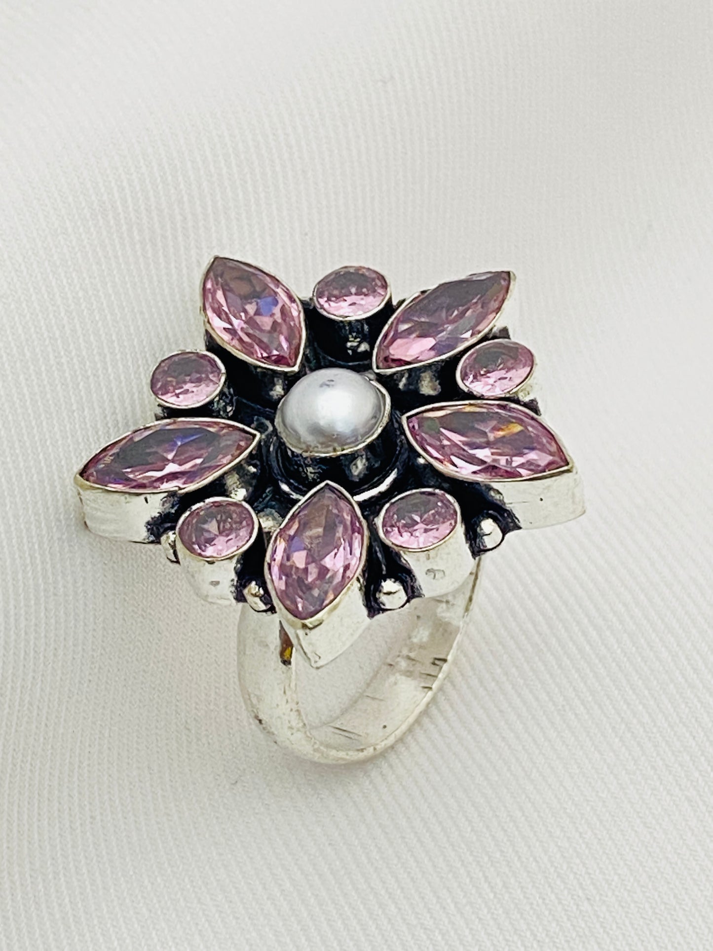 Flower Designed Wedding Decoration Ring With Pearl Bead in Litchfield Park