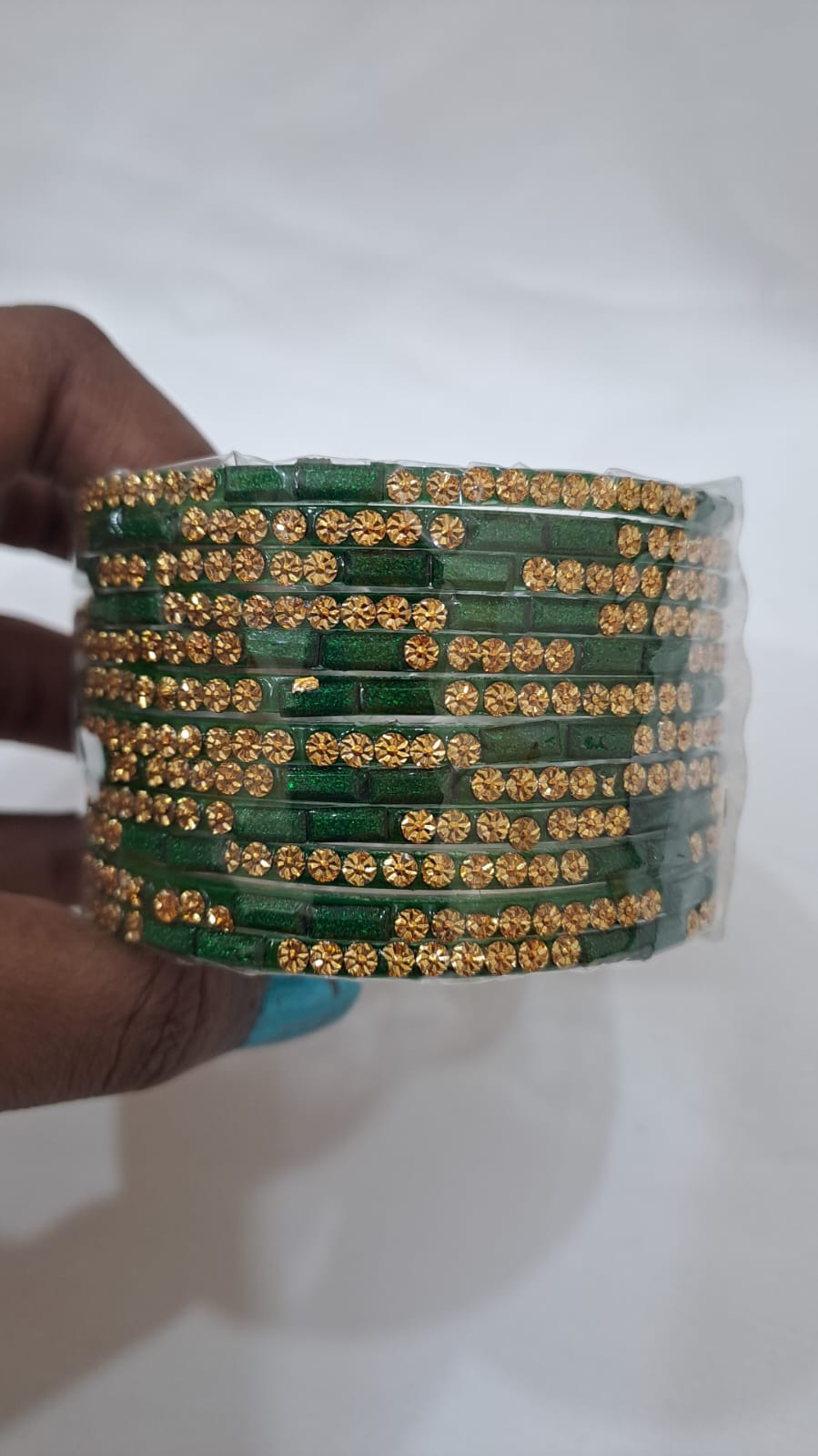 Exquisite Dark Green Color Unique Design Glass Bangles For Women