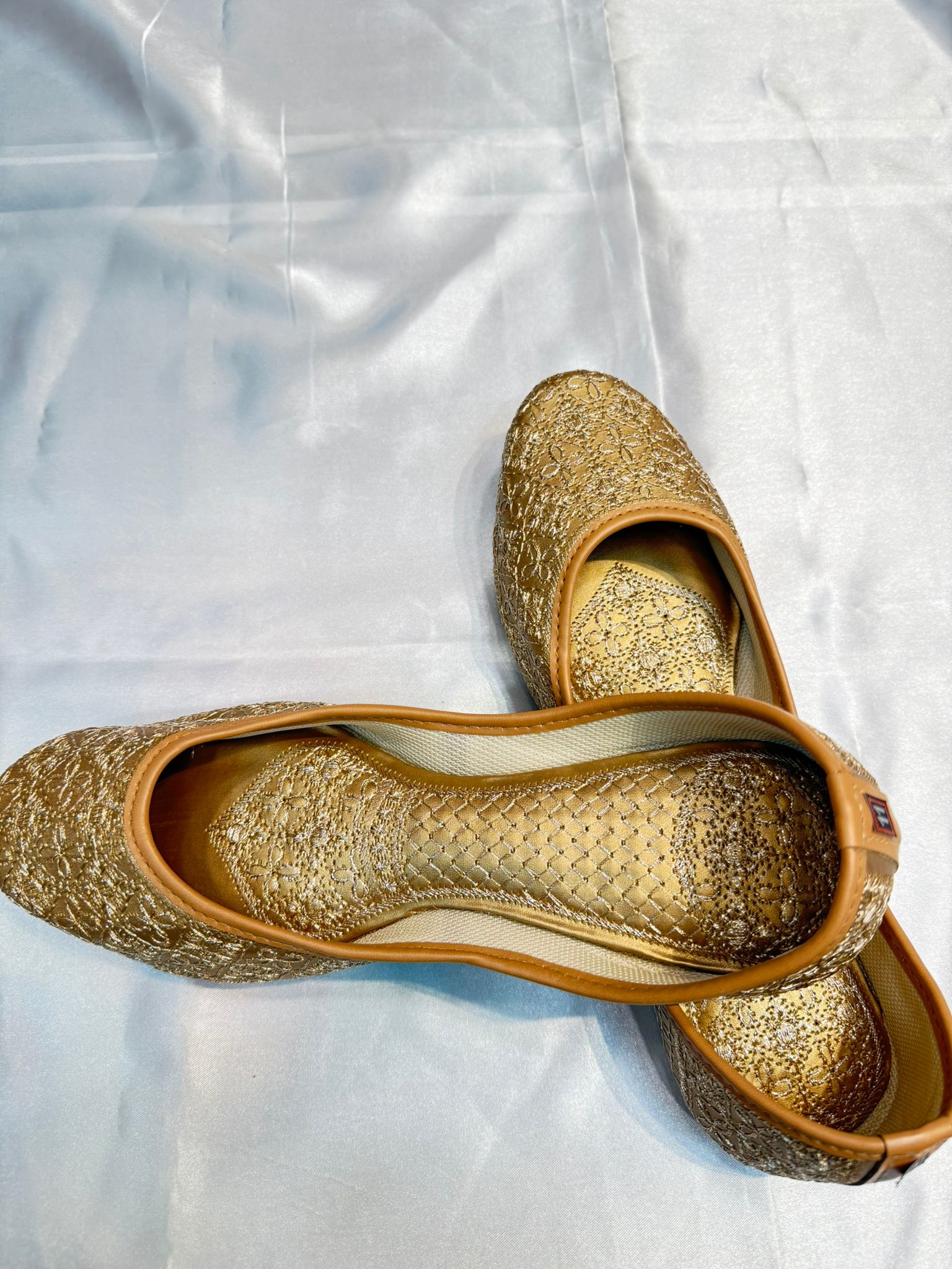 Glassy Gold Color Trending Extra Soft Ghungroo Jutti For Women In Tempe