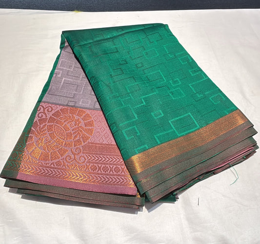 Elegant Dark Green Color Pure Kanchi Silk Saree With Elegance Featuring Antique Lavender Color Border And Exquisite Traditional Pallu Saree For Women