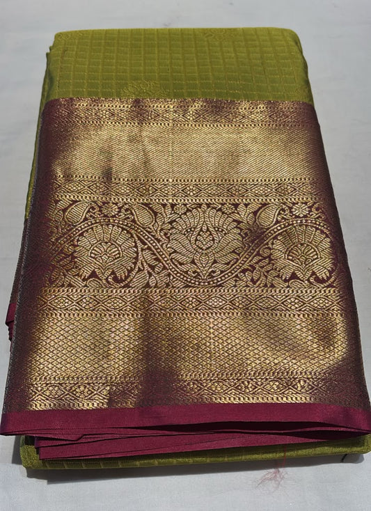 Elegant Light Green Color Pure Kanchi Silk With Attractive Pink Color Motifs Border And Gold Zari Work Saree For Women