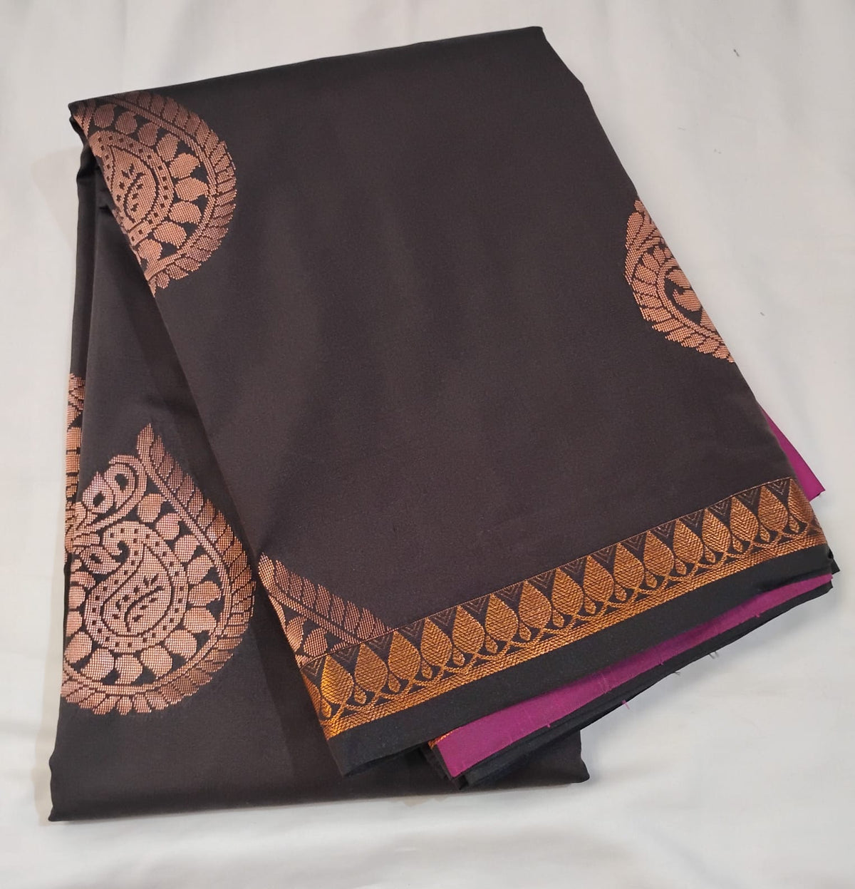 Beautiful Brown And Magenta Pink Color Pure Kanchi Silk With Gold Zari Work Border Saree For Women