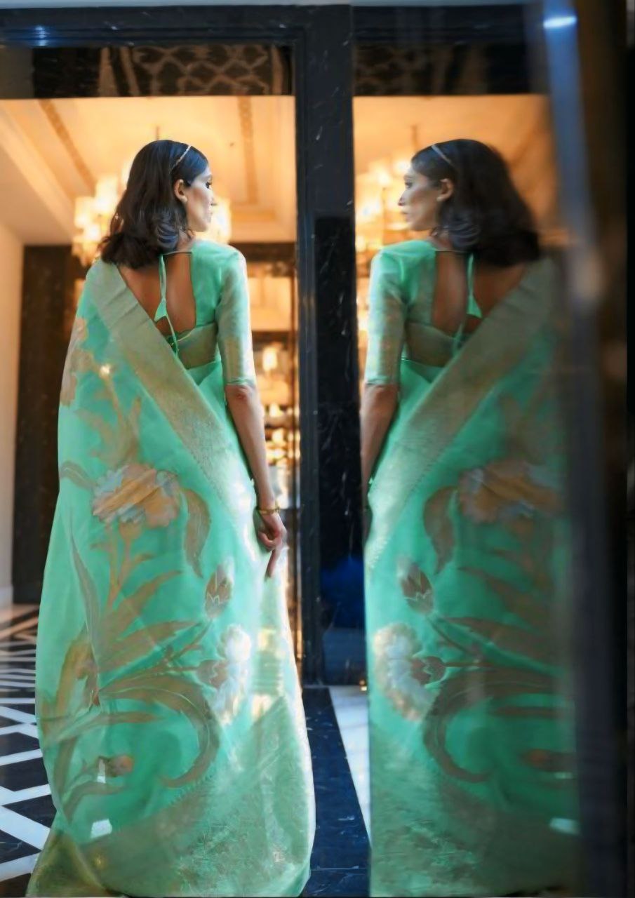 Attractive Green Colored Linen Saree Near Me