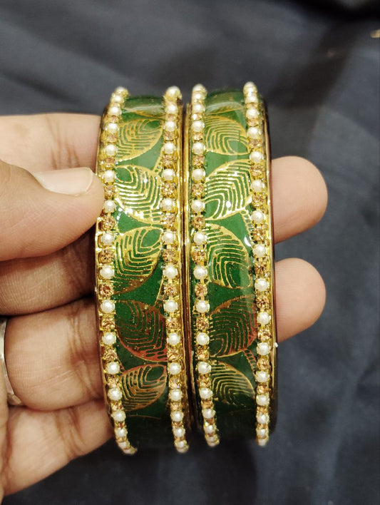 Gorgeous Dark Green Color Checked Design Glass Bangles For Women