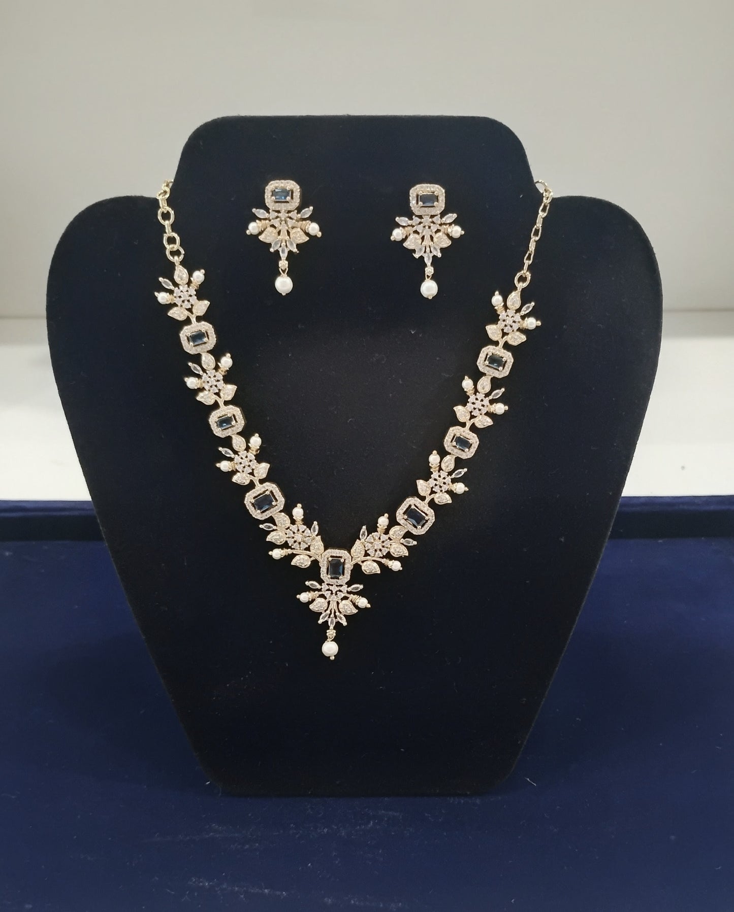 Alluring Dark Blue And White Stones with Pearls Necklace With Earrings For Women