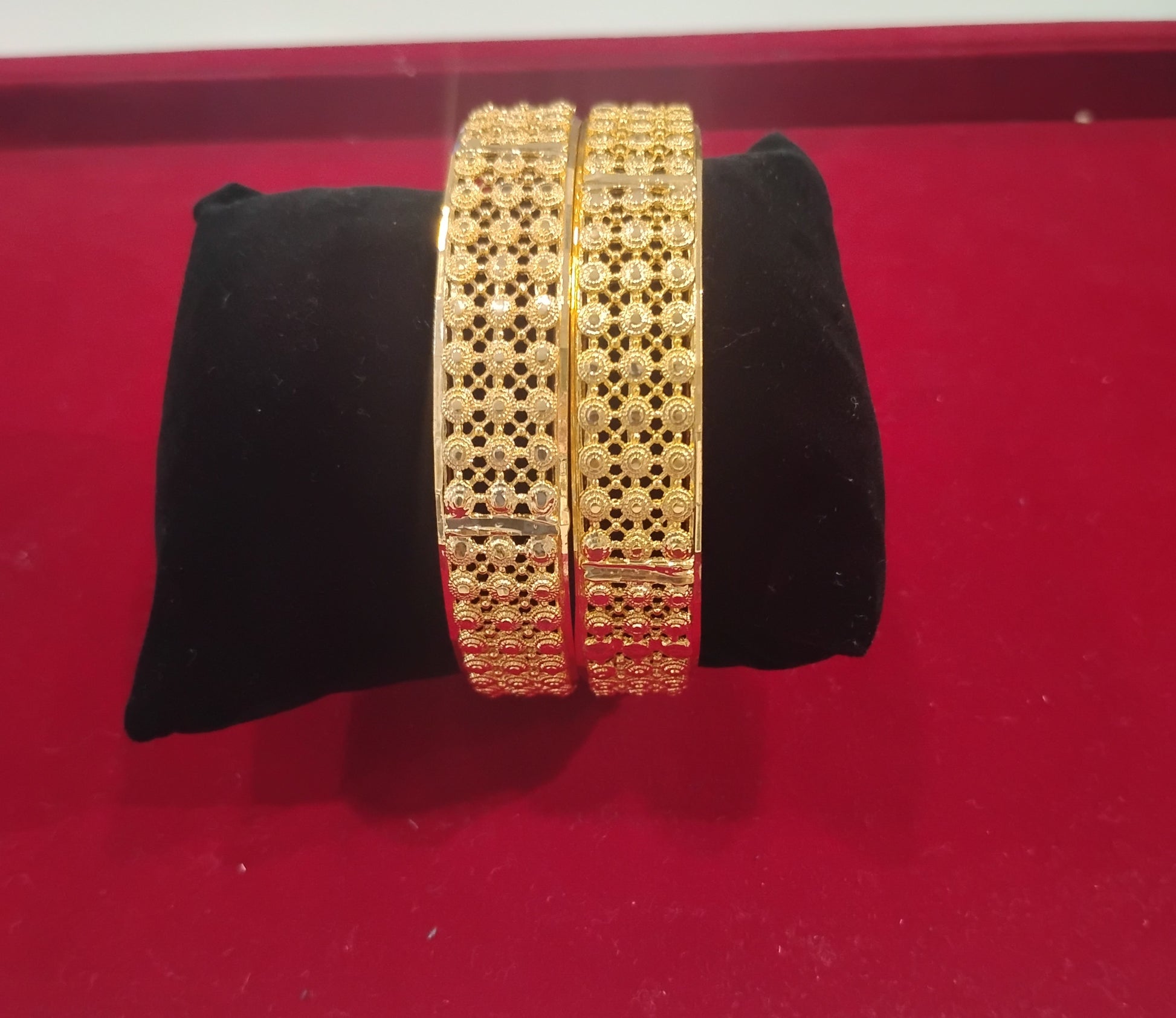 Fantastic Gold Plated Bangles With  Elegance Gold Color For Women