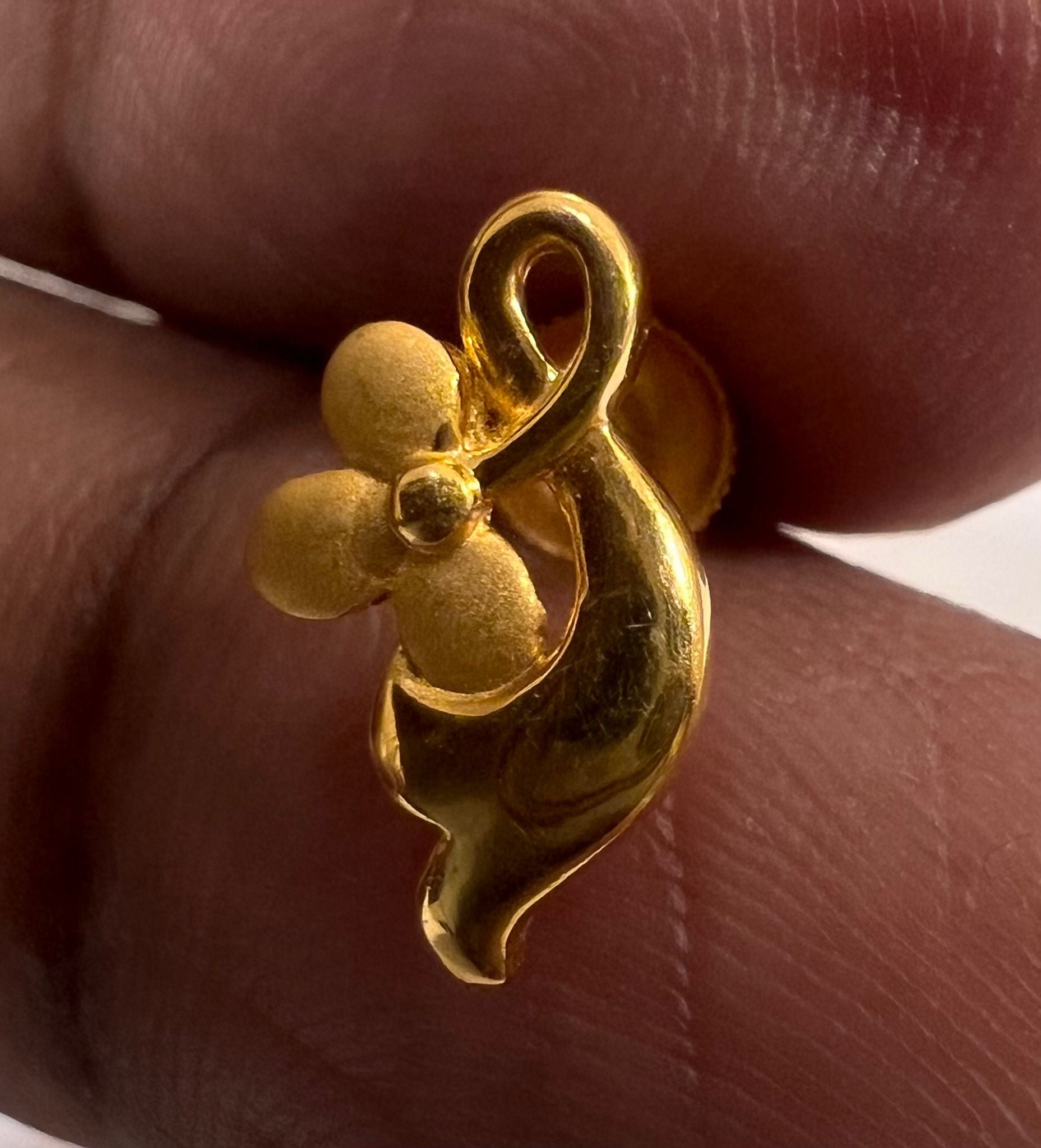 Alluring Pure 24Kt Gold Earrings for Women Near Me