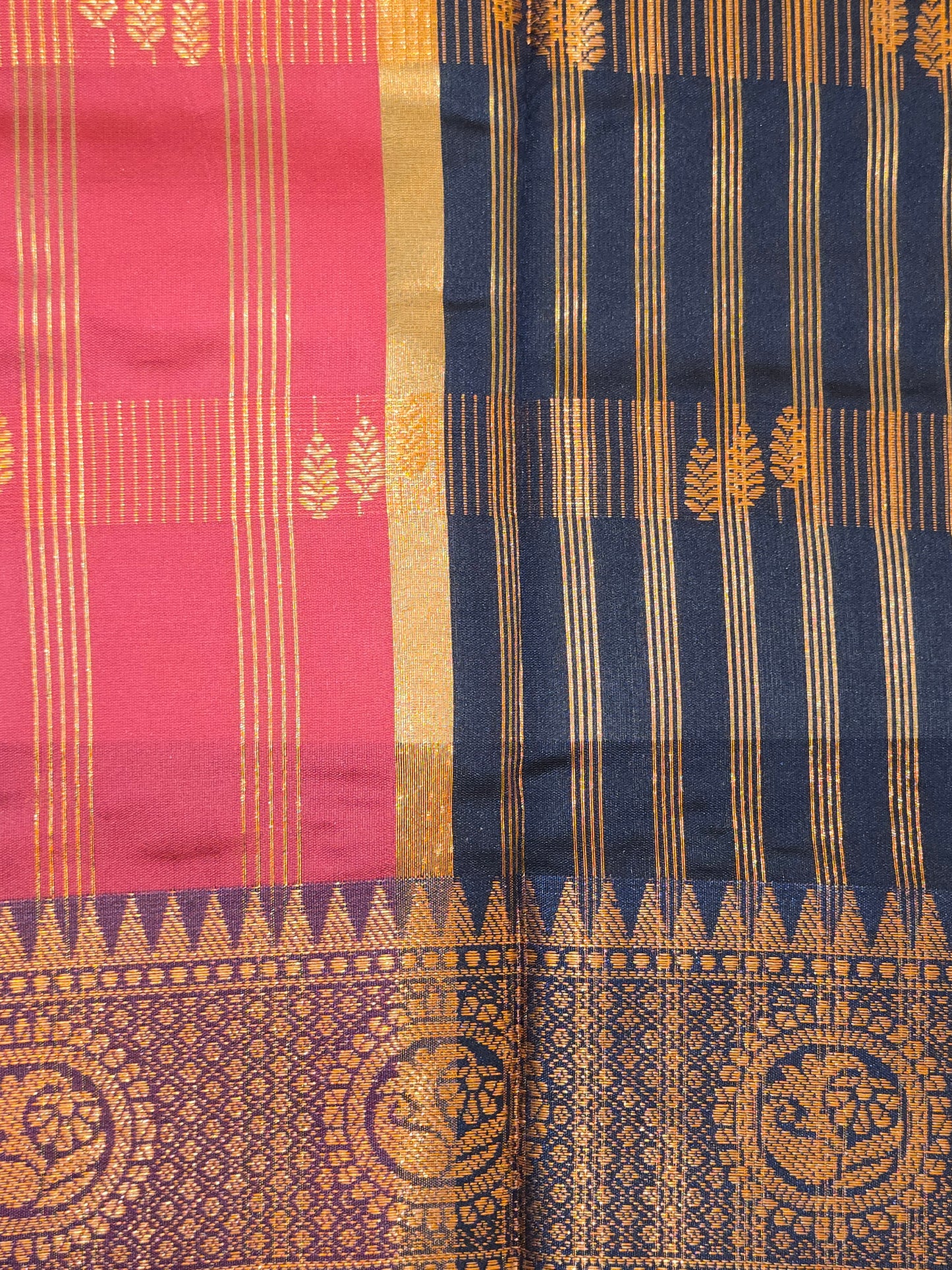 Beautiful Pink Colored Art Silk Saree With Contrast Border For Women