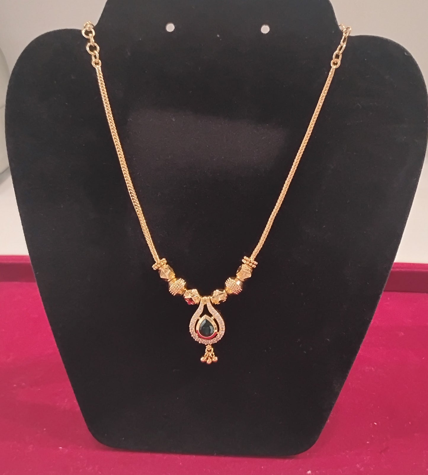 Glorious White Color Stones Gold Plated Necklace For Women