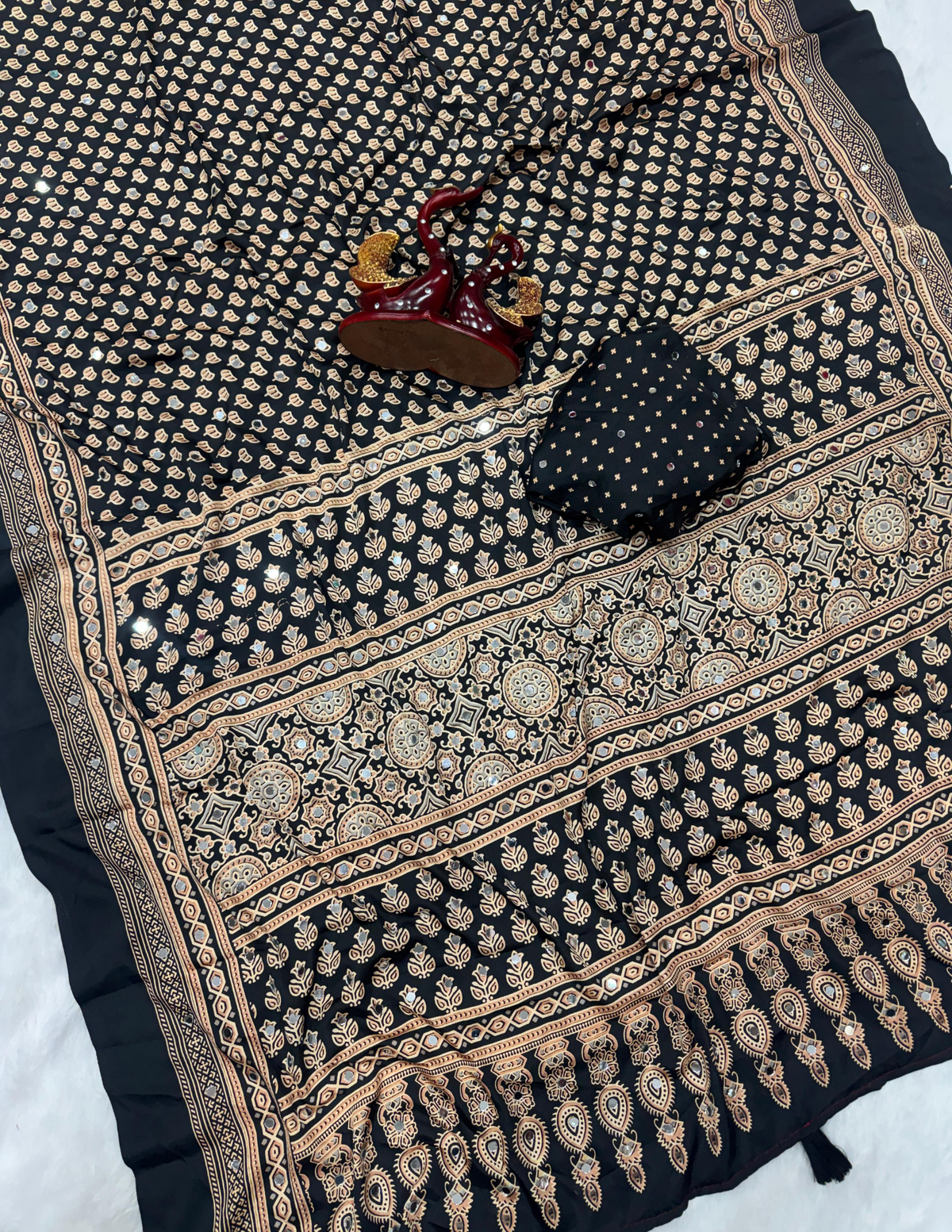 Elagant Black Color Satin Crepe Saree With Print And Mirror Work For Women