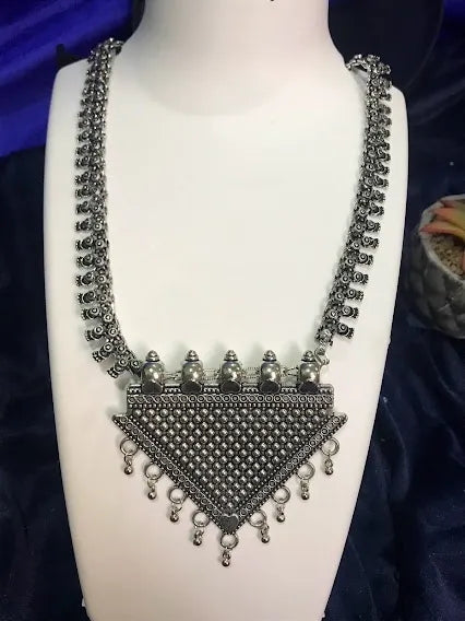 Trendy Oxidized Chain With Heavy Pendant In USA