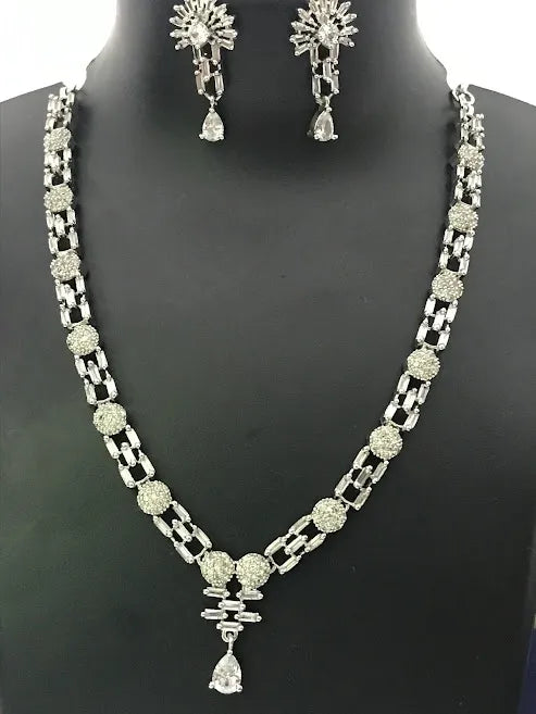 Elegant White Stone Dangle Necklace With Earrings